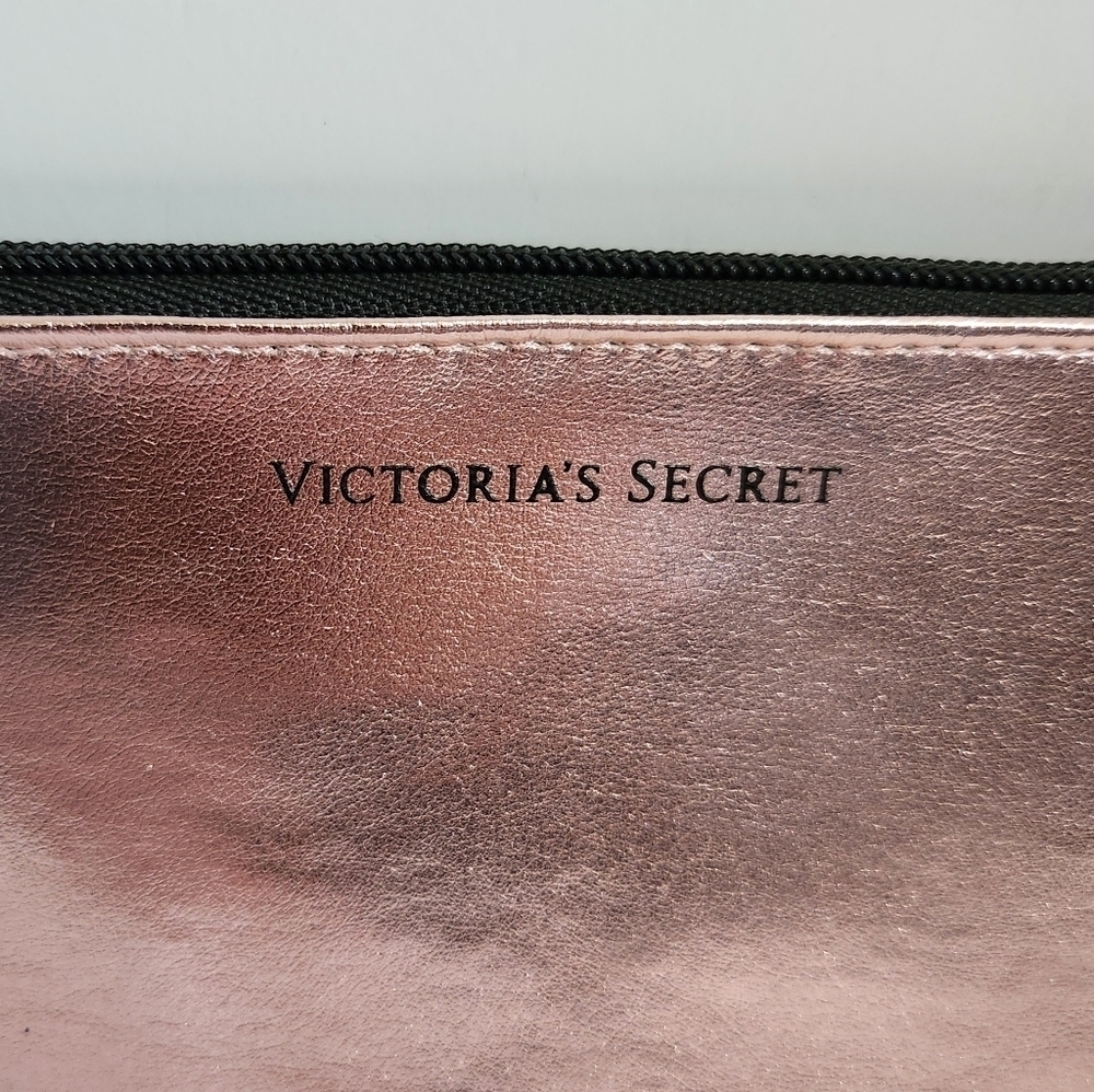 Victoria's Secret VS Logo Shimmer Light Pink Zipper Pouch Clutch Wristlet Bag - Picture 2 of 7